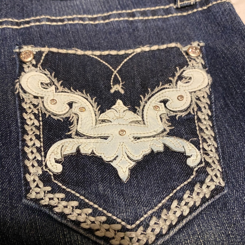 Embroidered Jeans - Picture 4 of 7